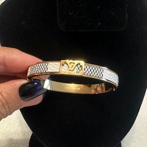 * New Fashion Inspired Jewelry (BANGLE)
#91